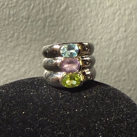 Elegant Silver Ring with Multicolor Gemstones - Picture 5 of 11